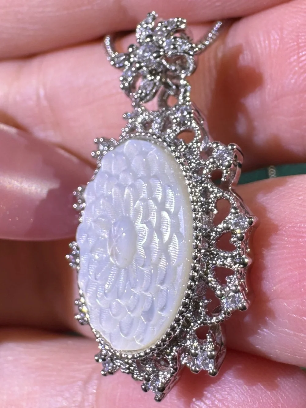 Vintage Carved Mother of Pearl Floral Pendant Necklace